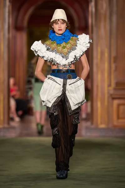 Look 56